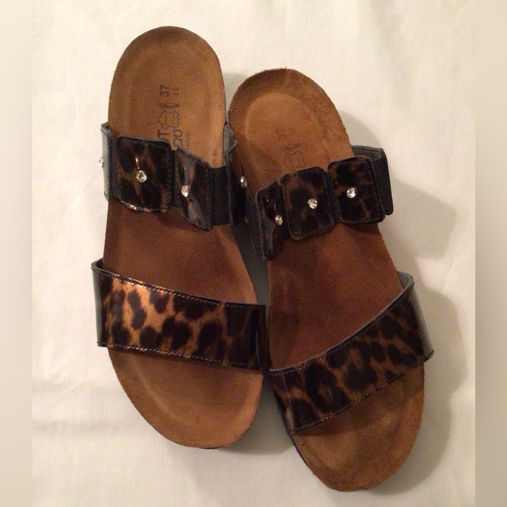 NAOT SANDALS. SIZE 37 (6-6.5)